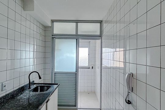 Cozinha de apartamento para alugar com 3 quartos, 64m² em Chácara Califórnia, São Paulo