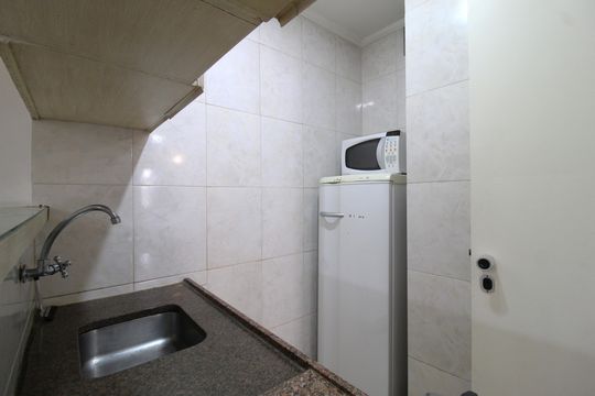 Cozinha de apartamento para alugar com 1 quarto, 45m² em Indianópolis, São Paulo