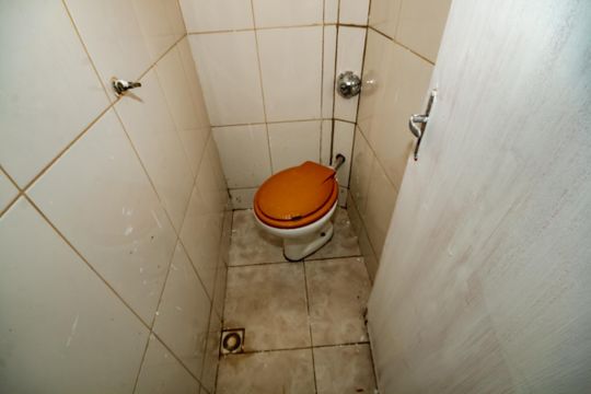 Banheiro de serviço de casa à venda com 4 quartos, 120m² em Jardim Atlântico, Belo Horizonte