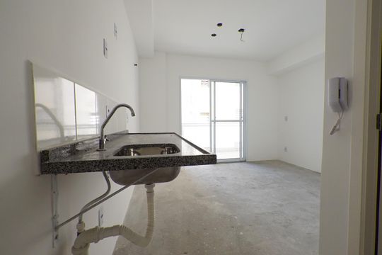 Cozinha de kitnet/studio para alugar com 1 quarto, 27m² em Liberdade, São Paulo
