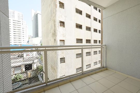 Varanda de kitnet/studio para alugar com 1 quarto, 27m² em Liberdade, São Paulo