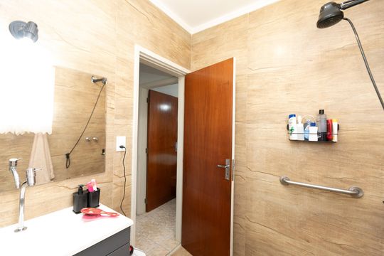 BANHEIRO de apartamento para alugar com 2 quartos, 87m² em Bosque, Campinas