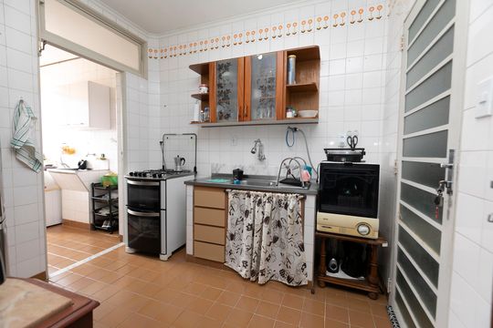 COZINHA de apartamento para alugar com 2 quartos, 87m² em Bosque, Campinas
