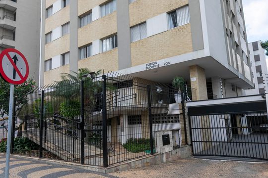 FACHADA PORTARIA de apartamento para alugar com 2 quartos, 87m² em Bosque, Campinas