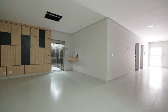 Hall de entrada de kitnet/studio para alugar com 1 quarto, 28m² em Liberdade, São Paulo