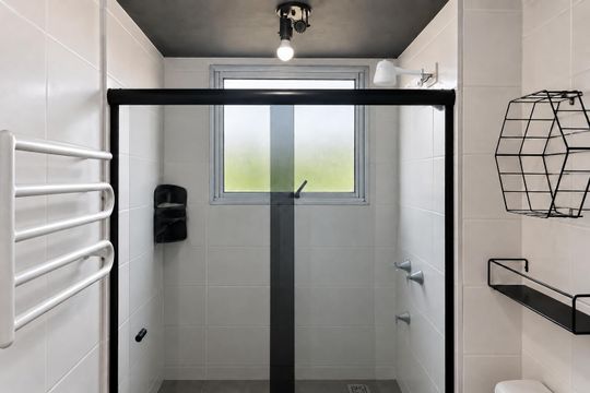 Banheiro social de apartamento para alugar com 2 quartos, 44m² em Santo Andre, São Leopoldo