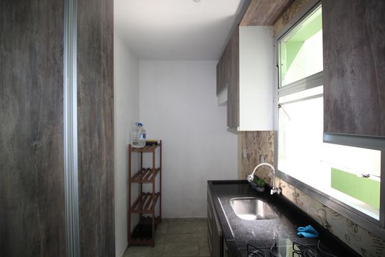 Cozinha de apartamento à venda com 1 quarto, 45m² em Agronomia, Porto Alegre