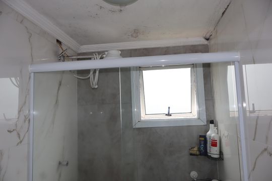 Banheiro Social de apartamento à venda com 2 quartos, 63m² em Jardim Jurema, São Paulo
