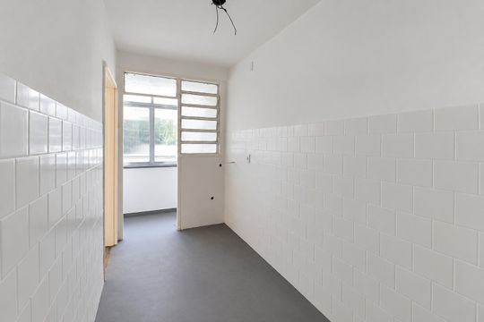 Cozinha de apartamento à venda com 1 quarto, 44m² em Passo d’Areia, Porto Alegre
