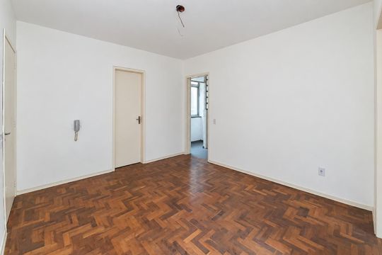 Sala de apartamento à venda com 1 quarto, 44m² em Passo d’Areia, Porto Alegre