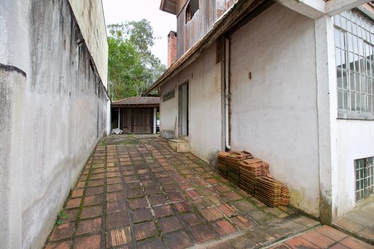 Garagem de casa à venda com 4 quartos, 225m² em Barreirinha, Curitiba