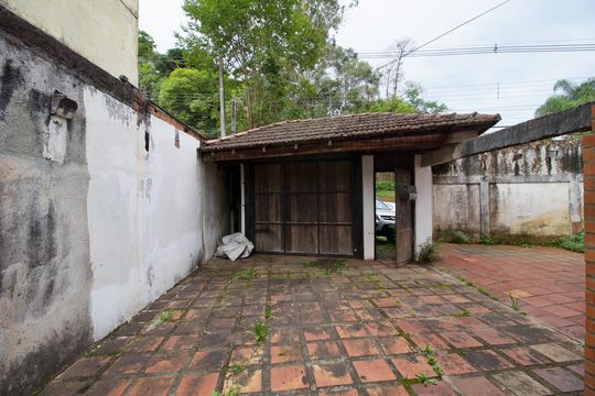 Garagem de casa à venda com 4 quartos, 225m² em Barreirinha, Curitiba