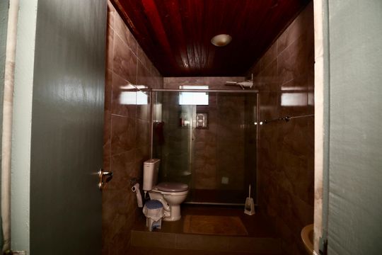 Banheiro de casa de condomínio para alugar com 3 quartos, 120m² em Jardim Placaford, Salvador