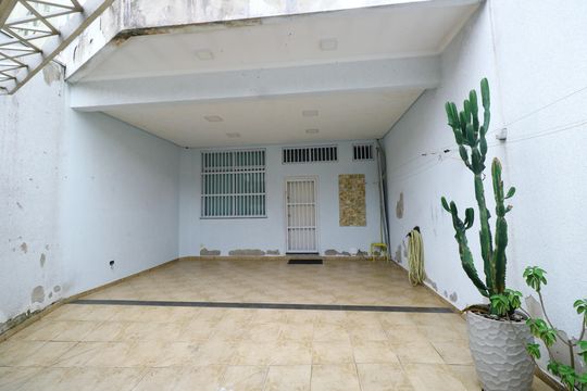 Fachada de casa à venda com 3 quartos, 139m² em Vila Linda, Santo André
