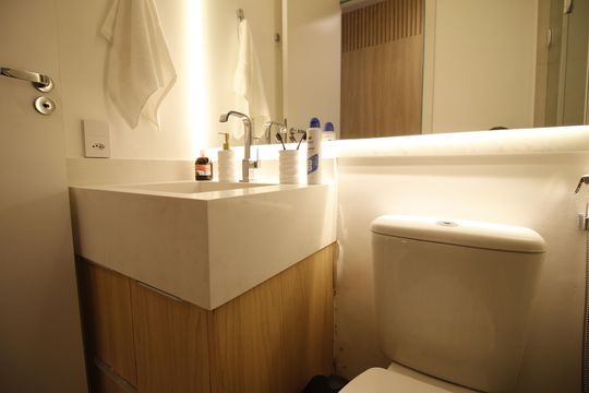 Banheiro de apartamento à venda com 2 quartos, 41m² em Barra Olímpica, Rio de Janeiro