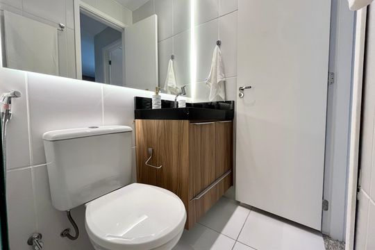 Banheiro de apartamento à venda com 1 quarto, 38m² em Taquara, Rio de Janeiro
