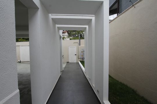 Entrada de casa para alugar com 5 quartos, 817m² em Estoril, Belo Horizonte