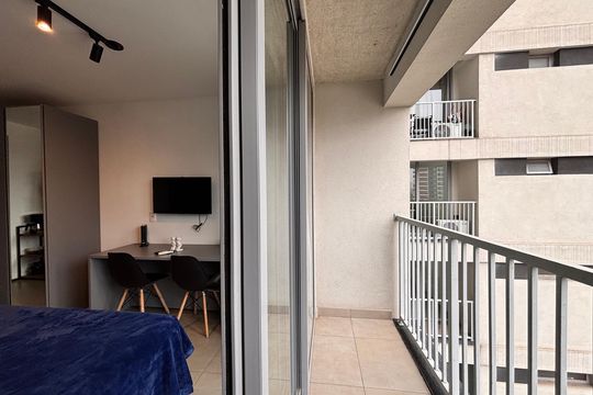Varanda de kitnet/studio à venda com 1 quarto, 25700m² em Indianópolis, São Paulo