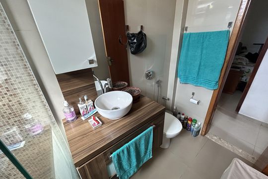 Banheiro de apartamento à venda com 2 quartos, 55m² em Maria da Graça, Rio de Janeiro