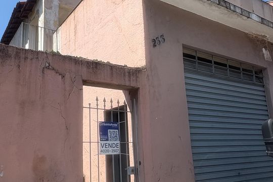Fachada de casa à venda com 3 quartos, 85m² em Vila Brasilina, São Paulo