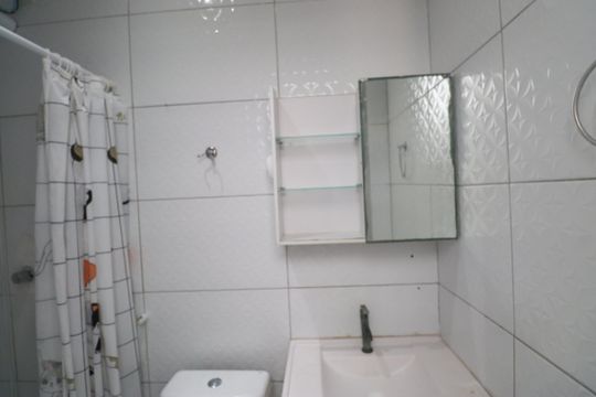 Banheiro de apartamento para alugar com 2 quartos, 45m² em Praia do Flamengo, Salvador