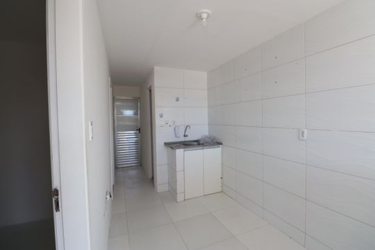 Cozinha de apartamento para alugar com 2 quartos, 45m² em Praia do Flamengo, Salvador
