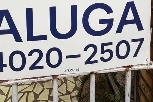Código plaquinha UYLW-186 de casa para alugar com 3 quartos, 224m² em Rudge Ramos, São Bernardo do Campo