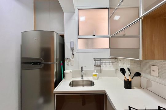 Cozinha de apartamento para alugar com 1 quarto, 44m² em Copacabana, Rio de Janeiro