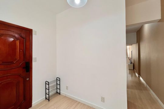 Sala  de apartamento para alugar com 1 quarto, 44m² em Copacabana, Rio de Janeiro