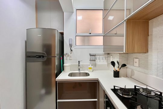 Cozinha de apartamento para alugar com 1 quarto, 44m² em Copacabana, Rio de Janeiro