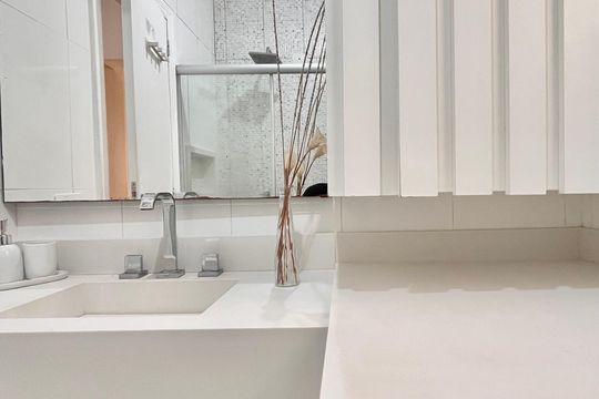 Banheiro  de apartamento para alugar com 1 quarto, 44m² em Copacabana, Rio de Janeiro