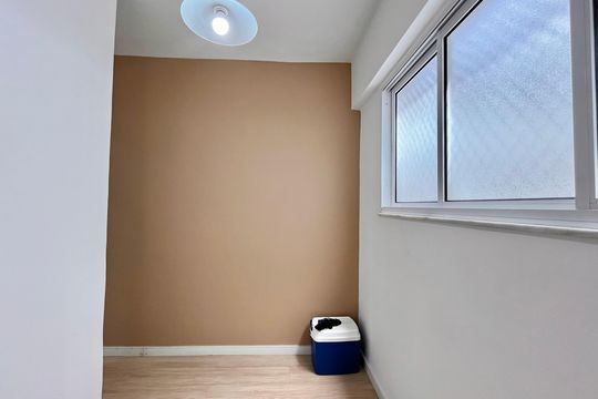 Sala  de apartamento para alugar com 1 quarto, 44m² em Copacabana, Rio de Janeiro