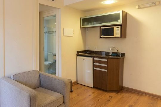 Cozinha de apartamento para alugar com 1 quarto, 32m² em Vila Olímpia, São Paulo