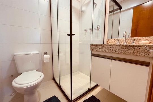 Banheiro de apartamento para alugar com 2 quartos, 64m² em Boqueirão, Santos
