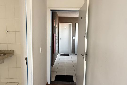 Corredor de apartamento à venda com 2 quartos, 50m² em Bom Jesus, Contagem