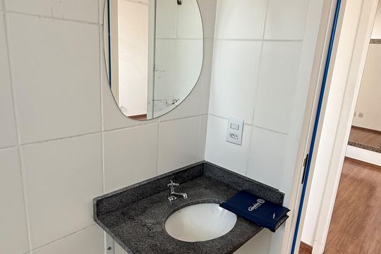 Banheiro de apartamento à venda com 2 quartos, 50m² em Bom Jesus, Contagem