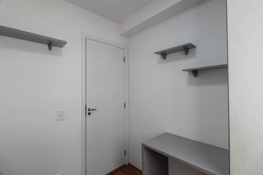Quarto 1 de apartamento para alugar com 2 quartos, 33m² em Vila Ivone, São Paulo