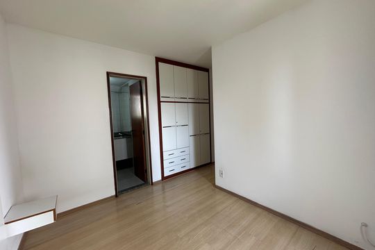 Suite de apartamento para alugar com 3 quartos, 90m² em Alphaville Industrial, Barueri
