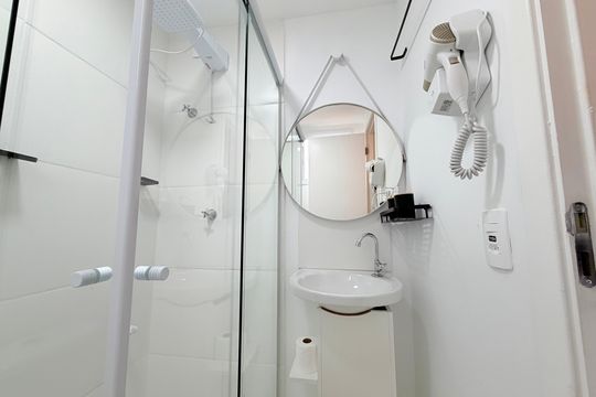Banheiro  de kitnet/studio à venda com 1 quarto, 17m² em Brooklin, São Paulo