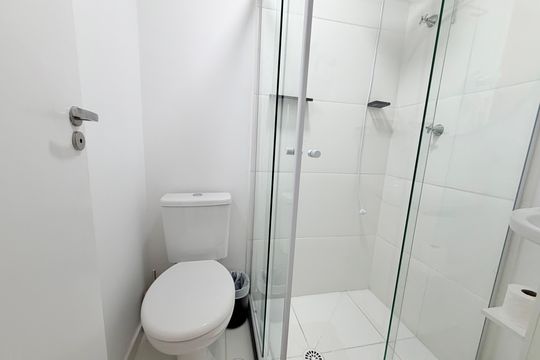 Banheiro  de kitnet/studio à venda com 1 quarto, 17m² em Brooklin, São Paulo