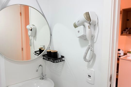 Banheiro  de kitnet/studio à venda com 1 quarto, 17m² em Brooklin, São Paulo