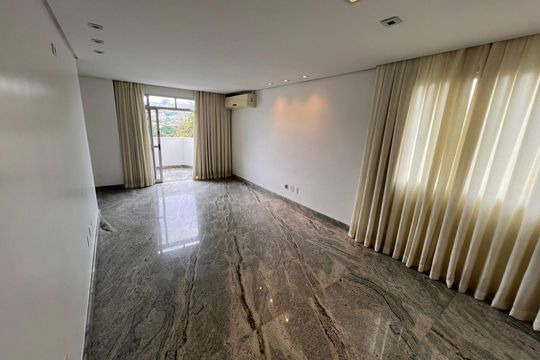 Apartamento para alugar com 3 quartos, 145m² em Santo Antônio, Belo Horizonte