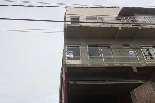 Placa de kitnet/studio para alugar com 1 quarto, 40m² em Guajuviras, Canoas