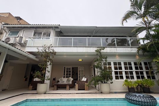 Casa à venda com 4 quartos, 359m² em Barra da Tijuca, Rio de Janeiro