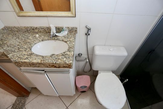 Banheiro Social de casa de condomínio à venda com 2 quartos, 80m² em Colorado, Contagem