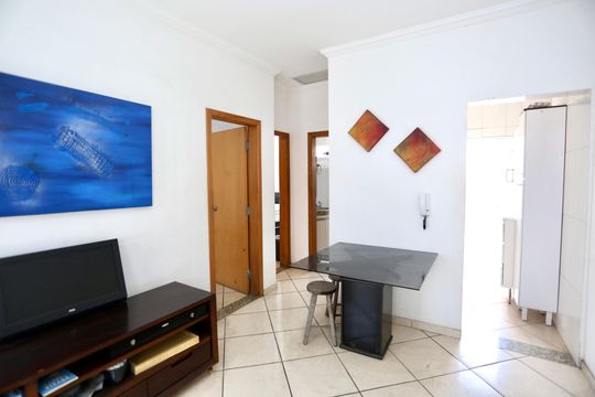 Sala de casa de condomínio à venda com 2 quartos, 80m² em Colorado, Contagem