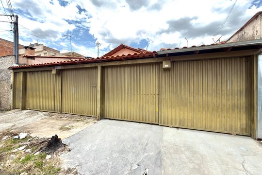 Fachada de casa de condomínio à venda com 2 quartos, 80m² em Colorado, Contagem