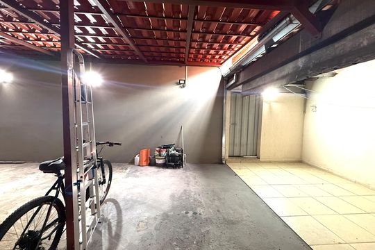 Garagem de casa de condomínio à venda com 2 quartos, 80m² em Colorado, Contagem