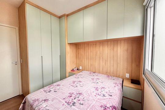 Quarto 1 de apartamento para alugar com 2 quartos, 47m² em Quitaúna, Osasco