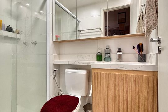 Banheiro de apartamento para alugar com 2 quartos, 47m² em Quitaúna, Osasco